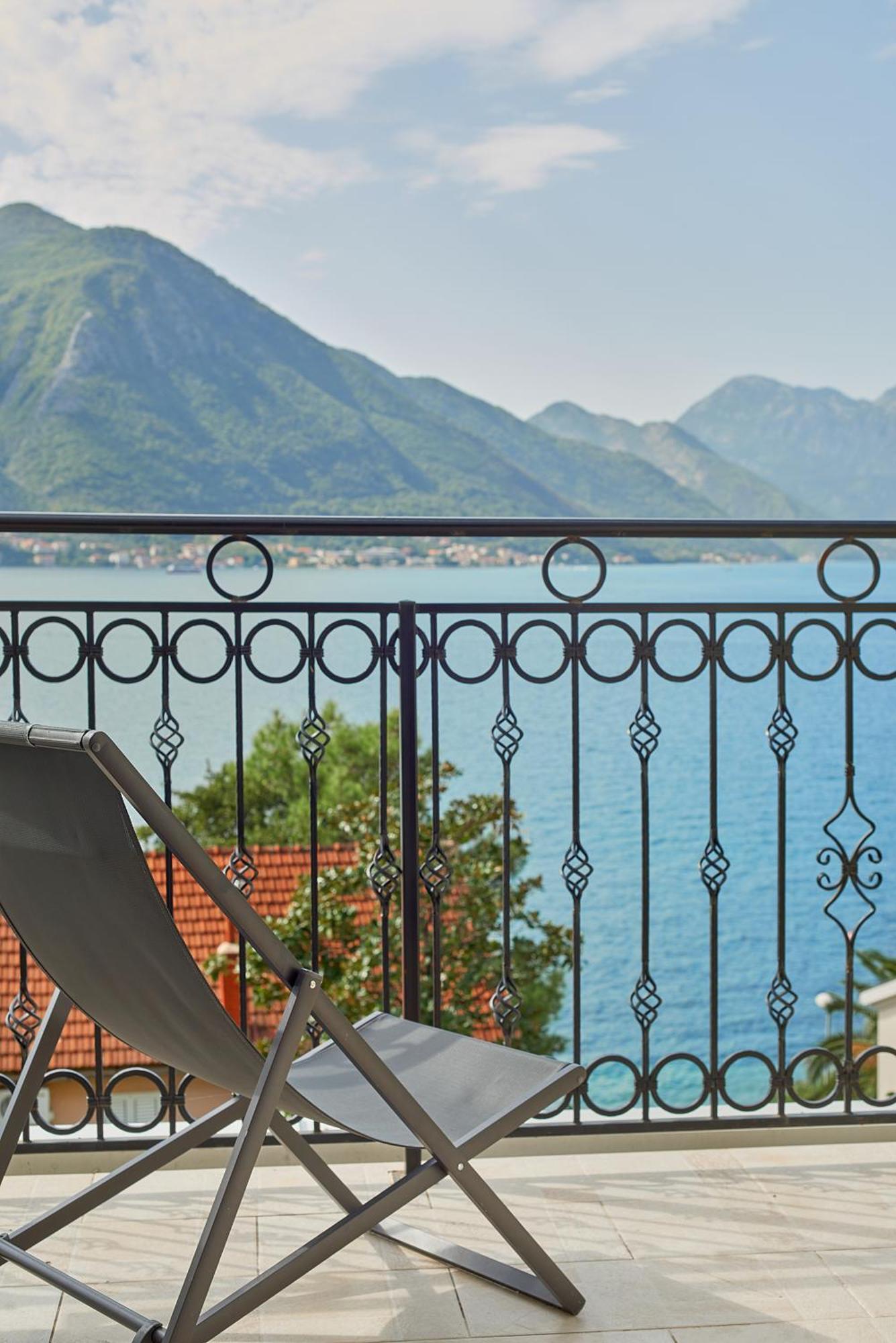 2Montenegro Mimoza Apartments ドブロタ エクステリア 写真